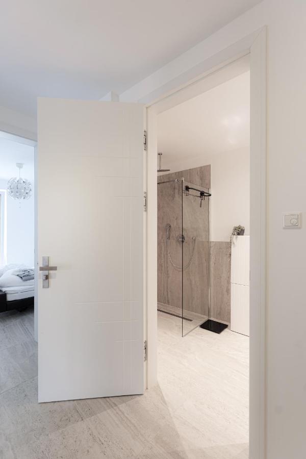 Lulex IV - Traumwohnung Terasse Garten In Нойс Экстерьер фото